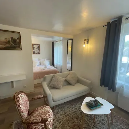 Apartment Chris Flat Aux Puces Ouen Paris